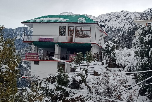 Amazing View Homestay near Gallu Devi Temple, Mcleodganj