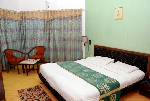 Hotel Crescent Resorts and Club