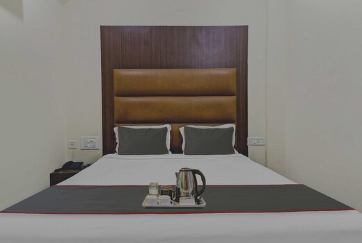 Collection O THE CROWN HOTEL