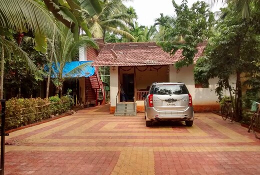 Aaplii Wadi Homestay