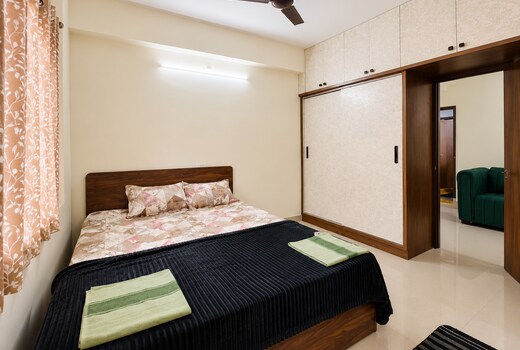 Aura stay near AIG WIPRO US consulate