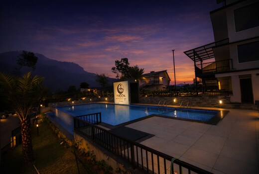 Ymoon Resorts