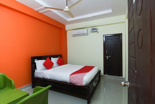 Hotel O S V Residency