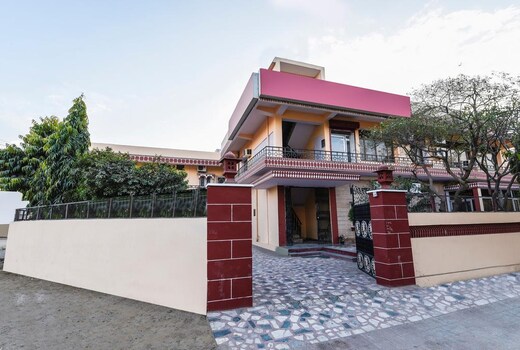 Ganesh Hotel