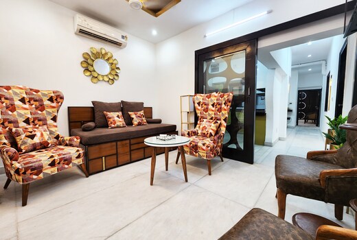 Spacious 2BHK prime location w/ big bedrooms (7)