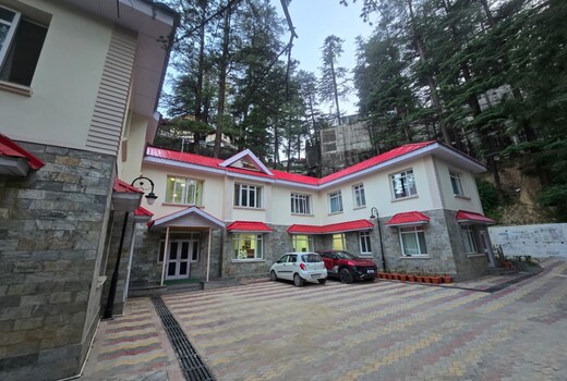 Pinecrest Retreat