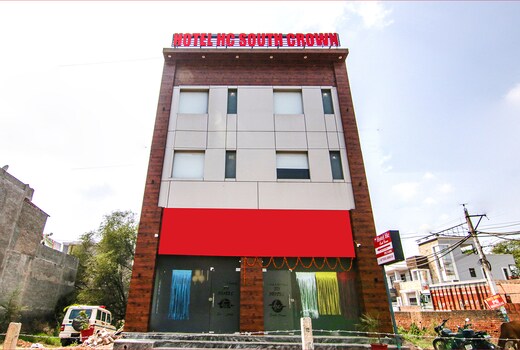 FabHotel South Crown