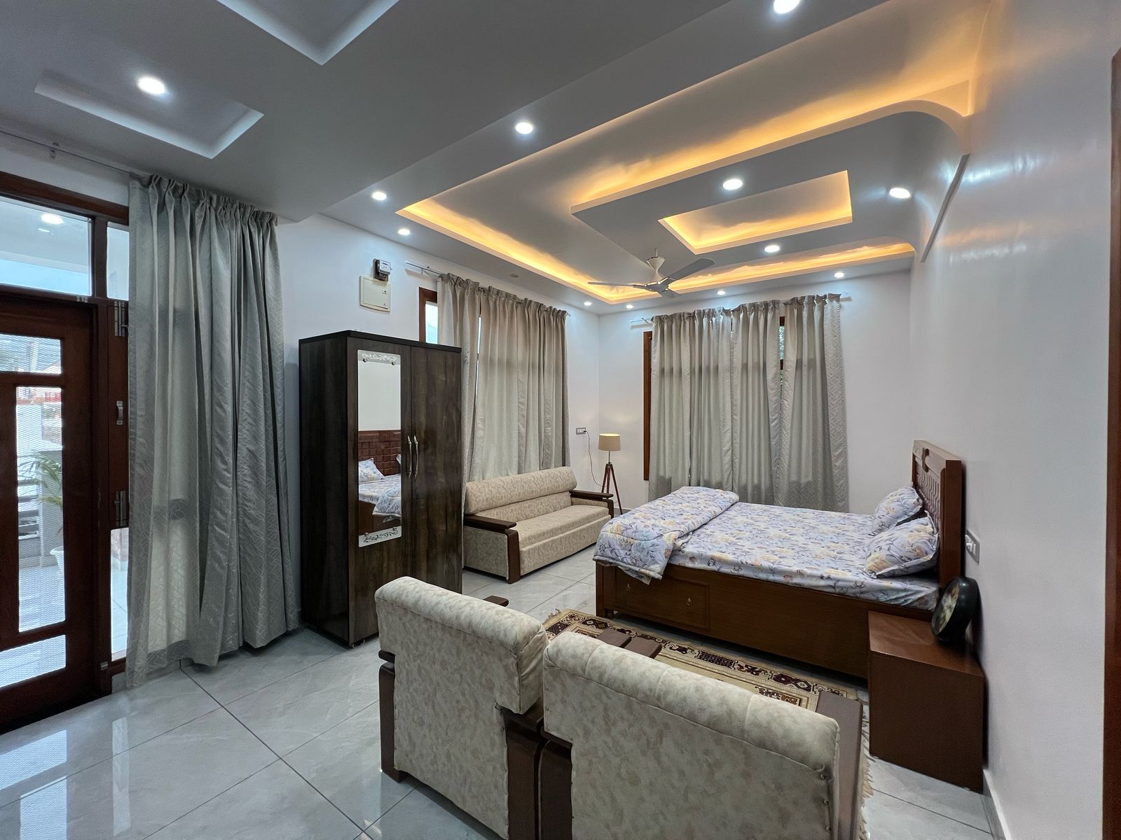 Umang Cottage Studio Apartment Snow View