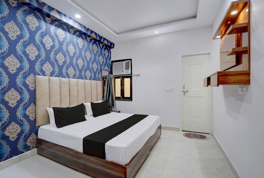 Hotel O Rooftop Inn