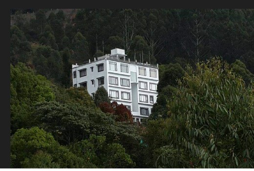 CLOUD DALE SUITES