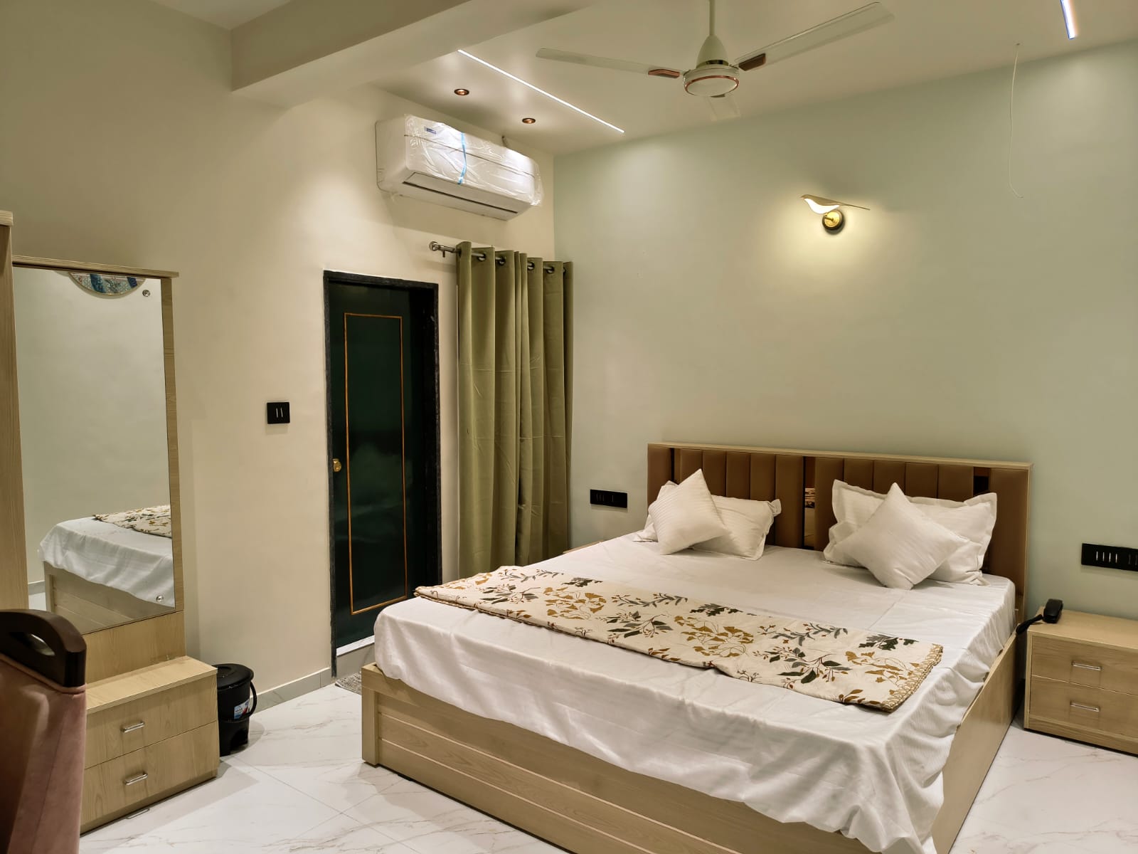 SAANG INN HOTEL & RESTOURENT
