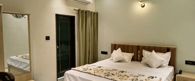 SAANG INN HOTEL & RESTOURENT