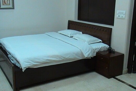 THE BANARAS INN