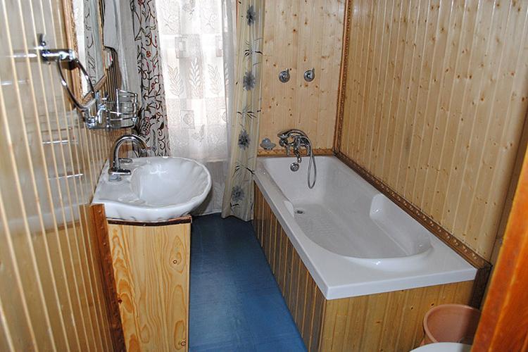 Taj Mahal Houseboats