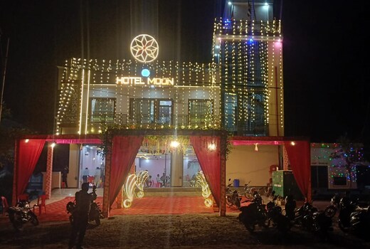 HOTEL MOON