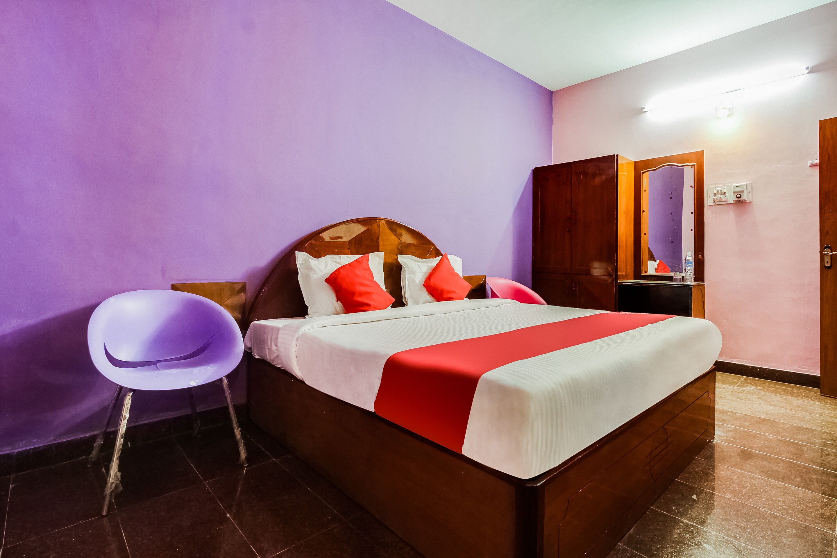 Hotel O Sree Saravanan Bhavan