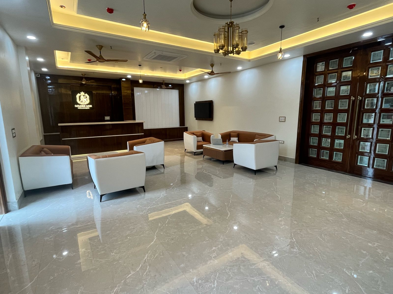 HOTEL GOLDEN LION