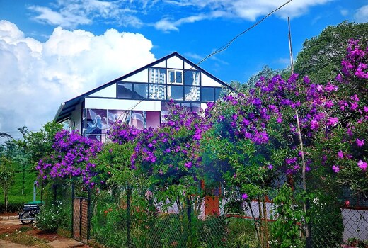 Nelliyampathy Hill Valley Farm House
