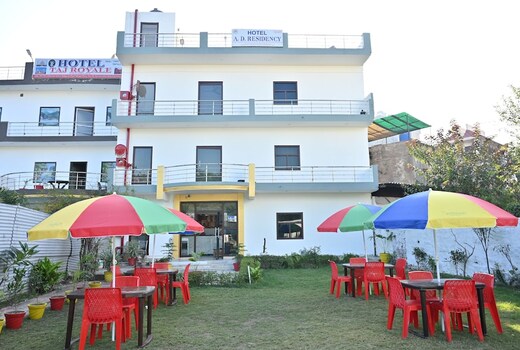 A.D Residency 800 metres from taj mahal