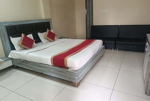 Hotel Parthika palace