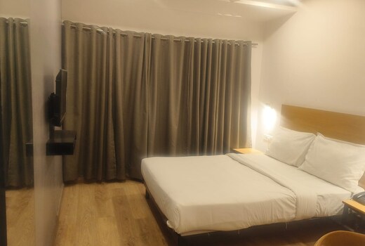 Wishotel Xpress Hotel GK Inn