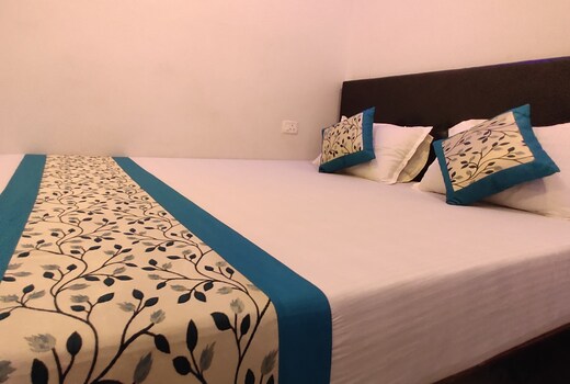 HOTEL YASH