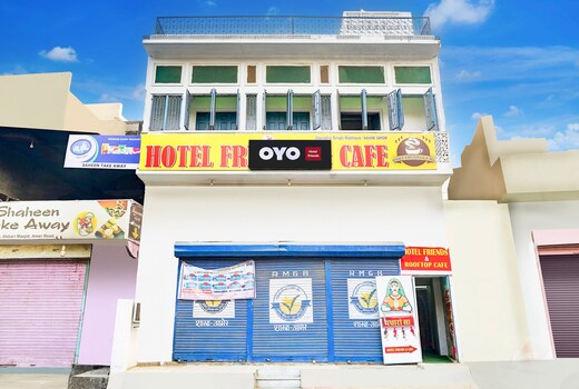 Hotel O Friends