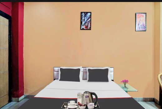 Chirag Hotel