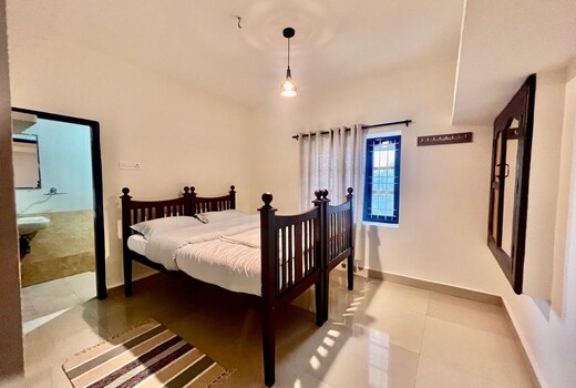 Saanthams inn Sola View 3BHK cottage