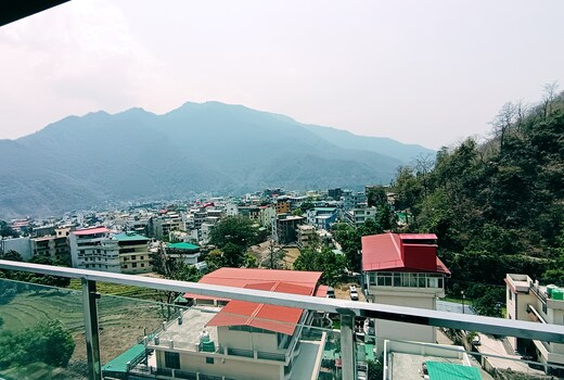 mountain retreat 1 bhk luxury