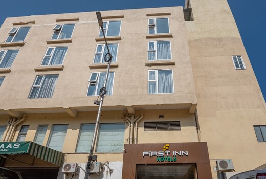 FIRST INN HOTELS