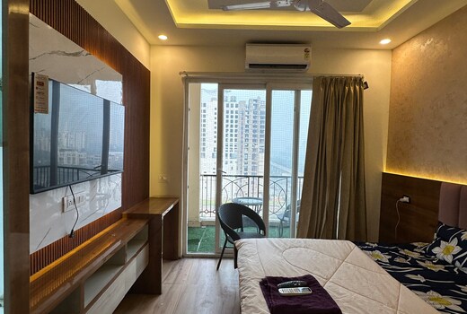 Luxury kaveri studio