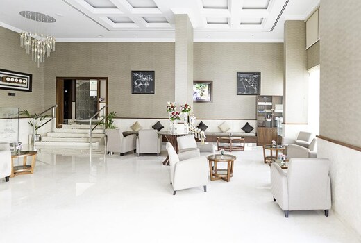 Emirates Plaza Hotel