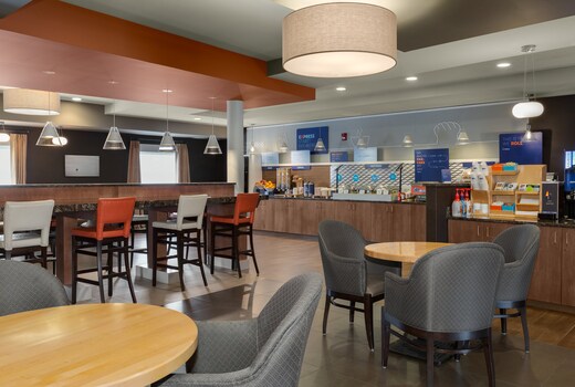 Holiday Inn Express & Suites COLD LAKE