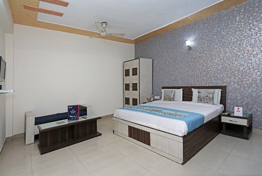 Hotel O SHANTI PALACE