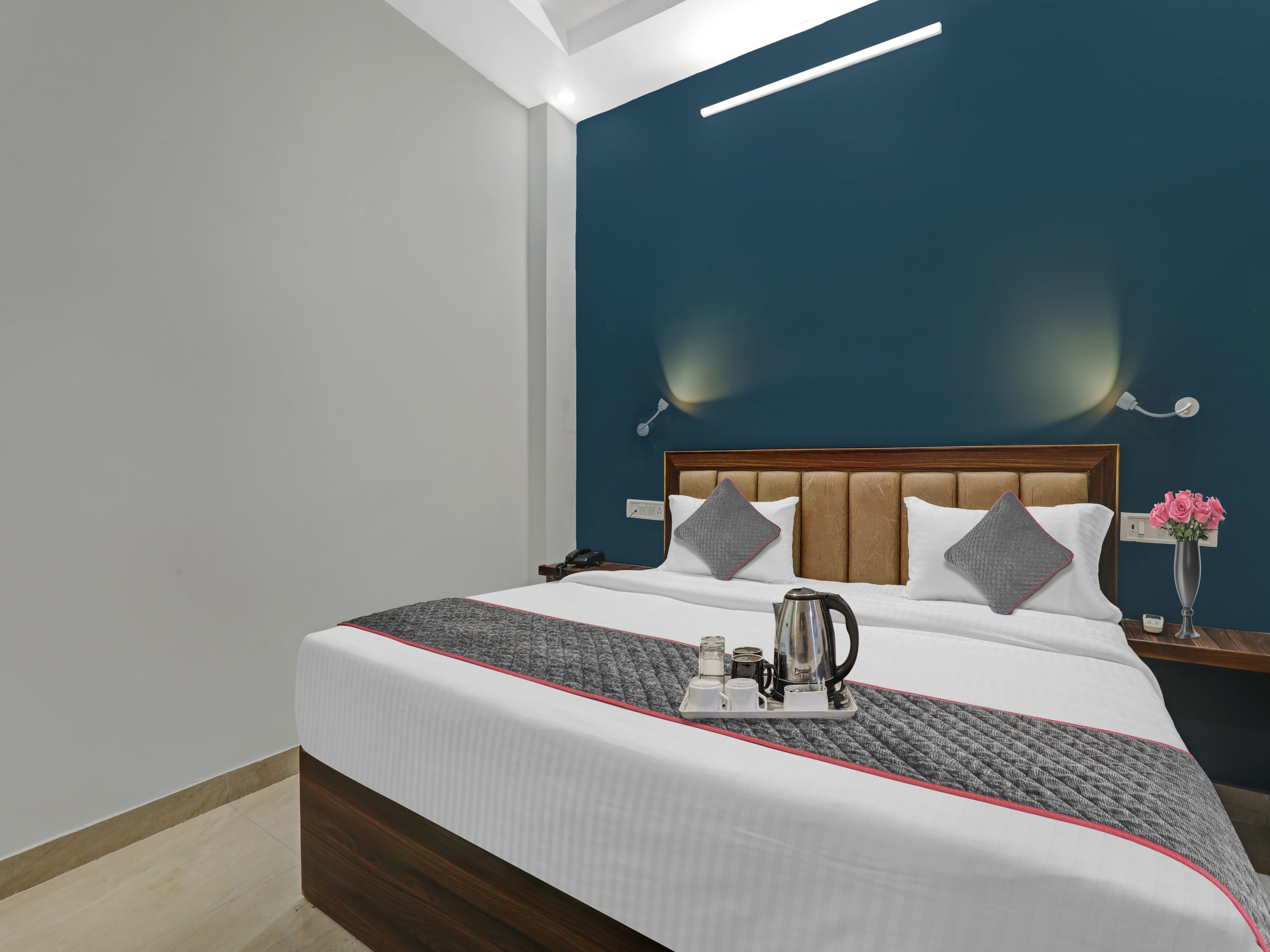 Super Townhouse swaroop inn