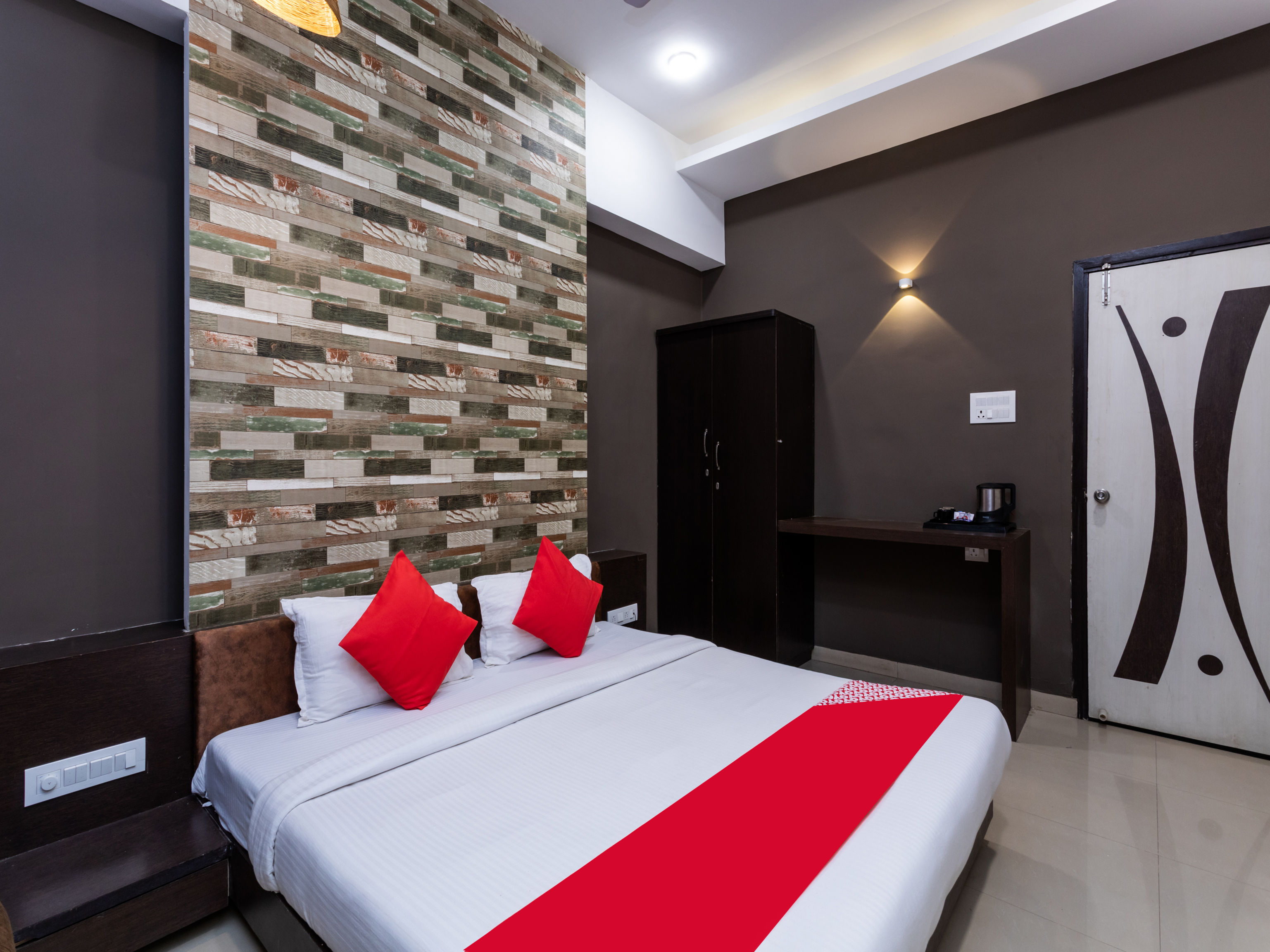 STAY24 046 HOTEL R PALACE