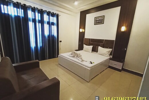 Hotel The Grand Serene