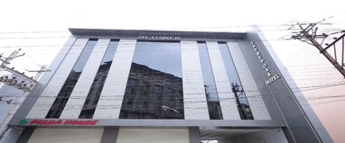 THE RED OAK HOTEL, Near AIIMS