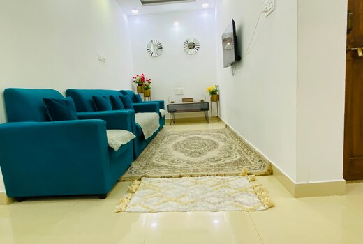SRT HOMELY STAY WITH ALL AMENITIES