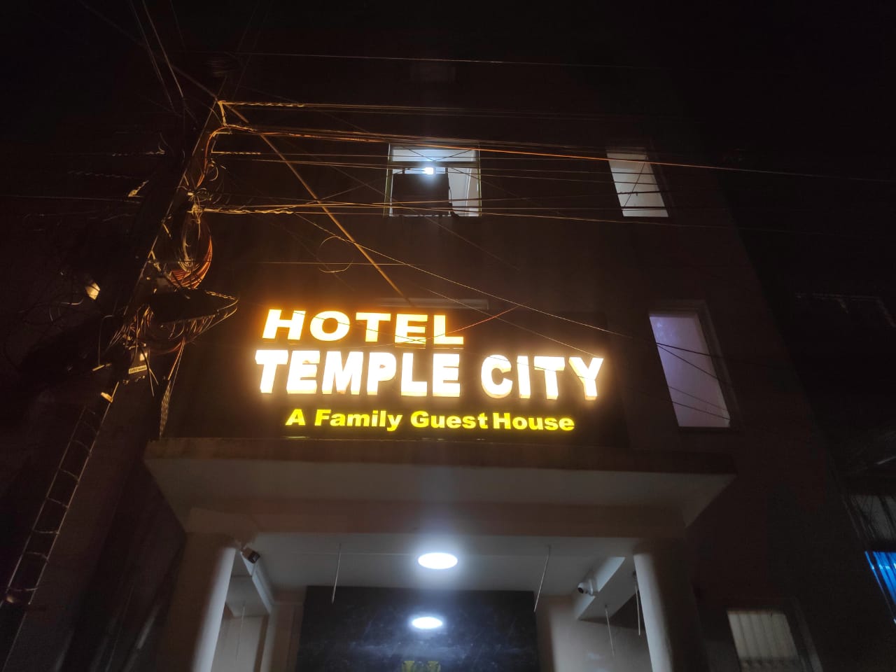 Hotel Temple City