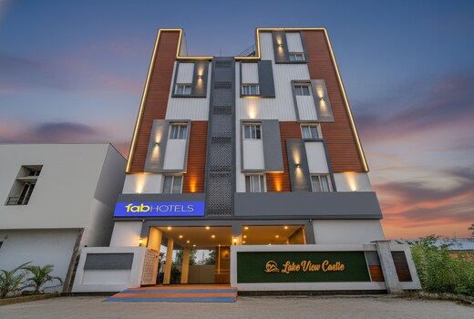 FabHotel Lake View Castle - Bhadrakali Temple, Shyampet