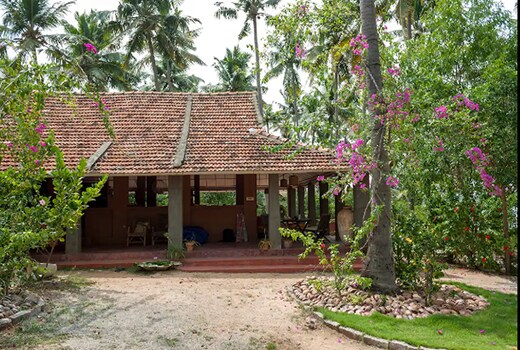 Garden bungalow by Ayushkamy