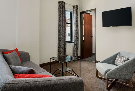 Joinery Hotel Pittsburgh, Curio Collection by Hilton