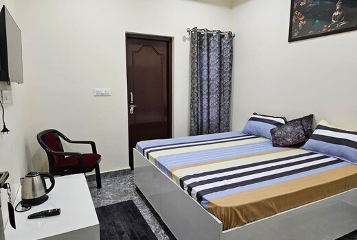 Tushar Guest House