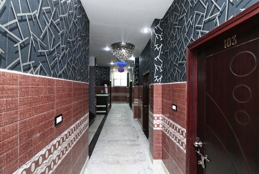OYO 16656 Hotel Apple Green