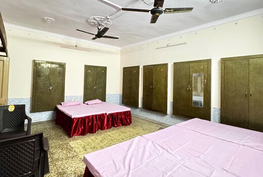 Flat near Kumbh/Station