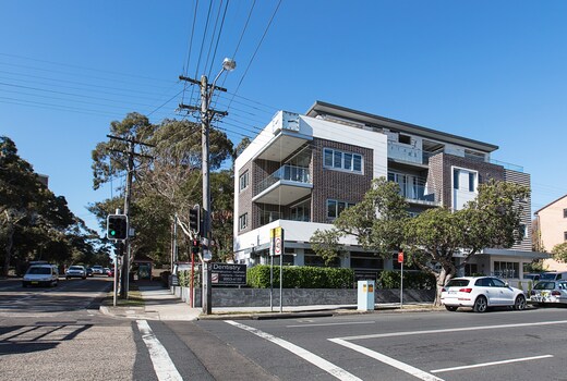 Explore Sydney from Stylish North Shore Apartment