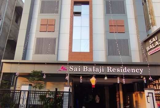 Sai Balaji Residency. 7-minute walk to Saibaba Temple.