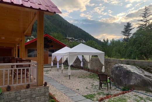 Mount Vista huts and Cafe